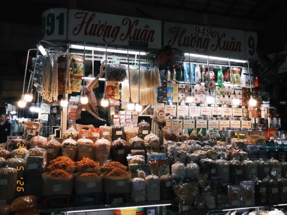 Bàn nướng đông khách tại Nguyễn Huy Bình